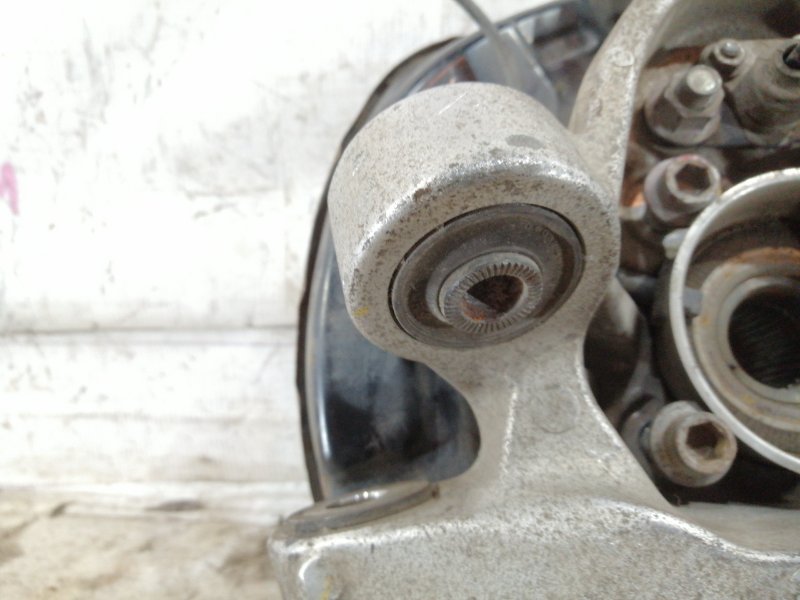 Кулак задний левый GS450H S190 2GR-FSE Кулак задний левый GS450H S190 2GR-FSE