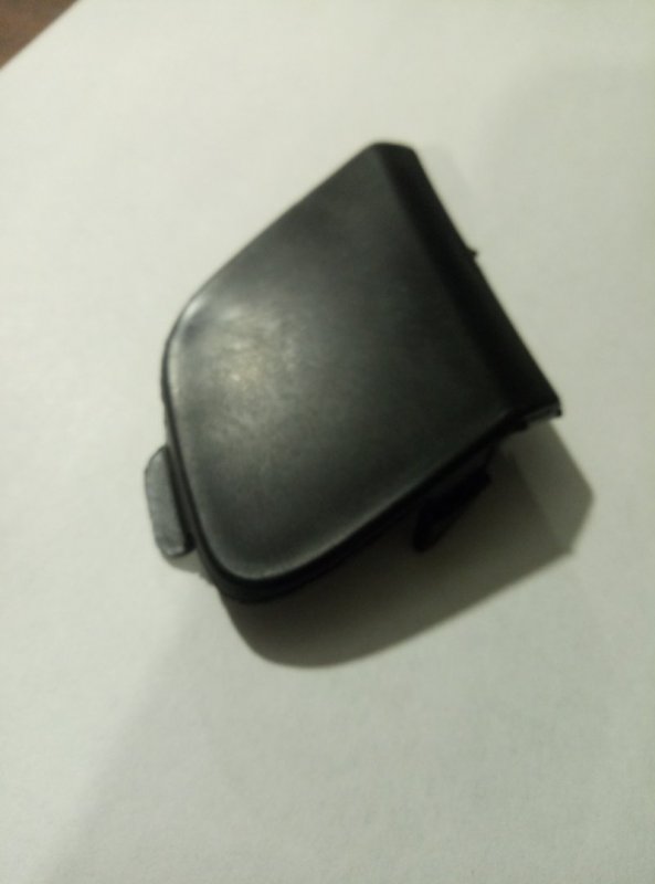 Заглушка под крюк передняя Ford Focus 2011 1702946 новая