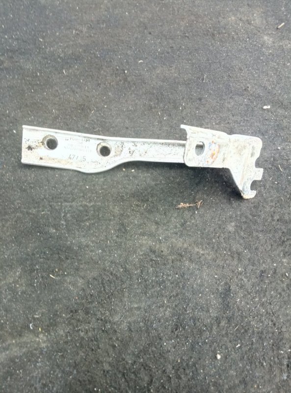 Петля капота передняя левая Volkswagen Polo 2010 6RU823301B Б/У