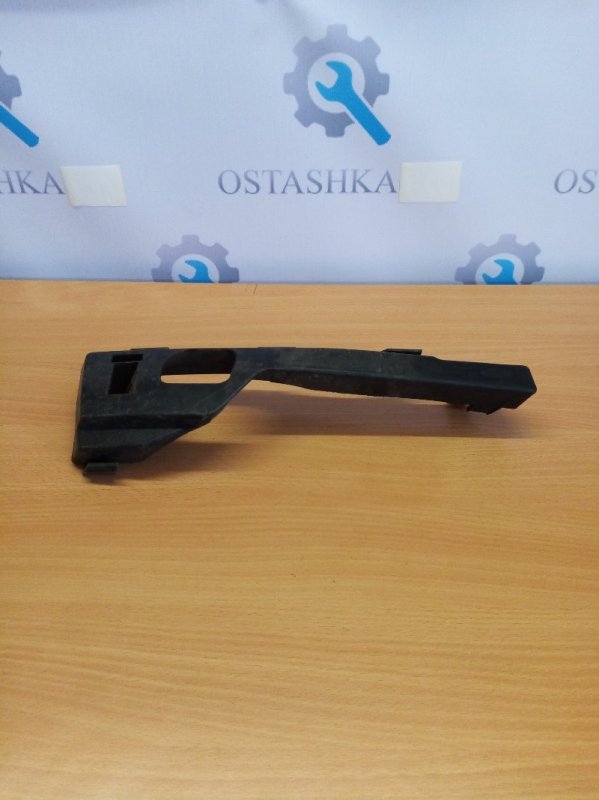 Кронштейн бампера передний правый Ford Focus 2004 CB4 HWDA 4M5117E856AC Б/У