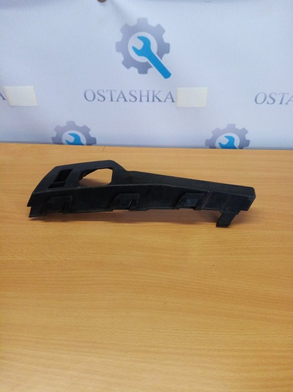 Кронштейн бампера передний левый Ford Focus CB4 HWDA