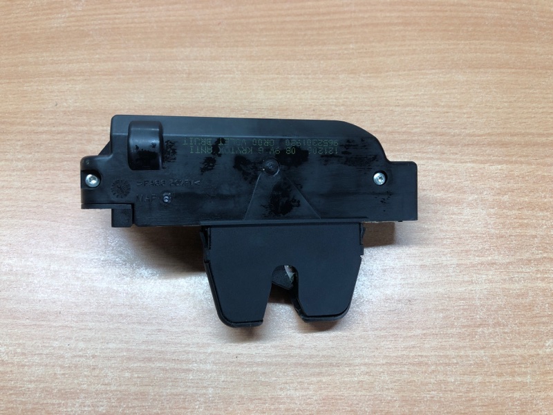 Замок крышки багажника 307 2005