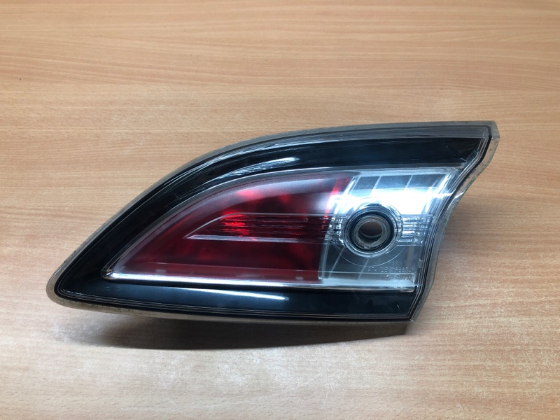 Запчасть фонарь крышки багажника внутренний задний правый Mazda 3 (BL) 2009 Хэтчбек (BL) BBN7513F0D контрактная Фонарь крышки багажника внутренний задний правый Mazda 3 (BL) 2009 Хэтчбек (BL) BBN7513F0D контрактная