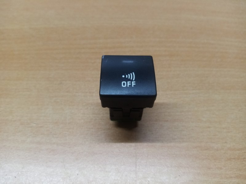 Запчасть кнопка сигнала Citroen C4 2005-2011 3-ДВЕРНЫЙ 1.6 i 16v 110 (TU5JP4) Б/У Кнопка сигнала Citroen C4 2005-2011 3-ДВЕРНЫЙ 1.6 i 16v 110 (TU5JP4) Б/У