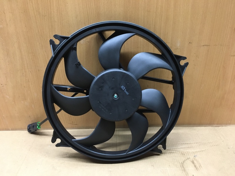 Вентилятор радиатора Peugeot 308 404561 новая