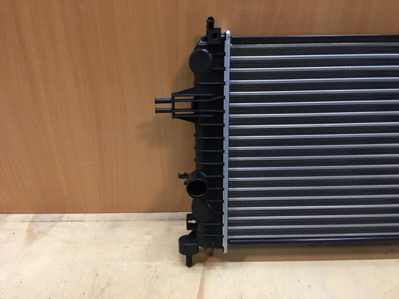 Радиатор охлаждения Astra 2004 Радиатор охлаждения Astra 2004