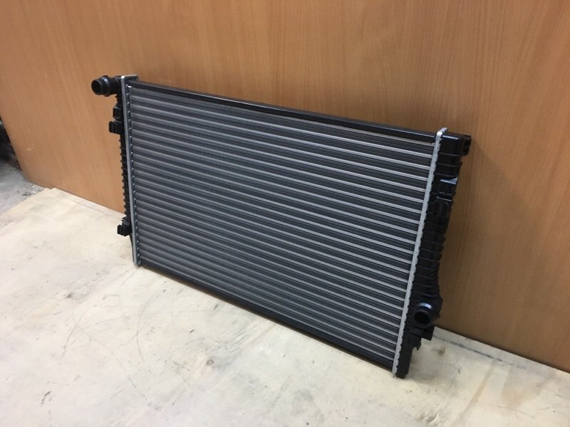 Радиатор охлаждения Skoda Octavia