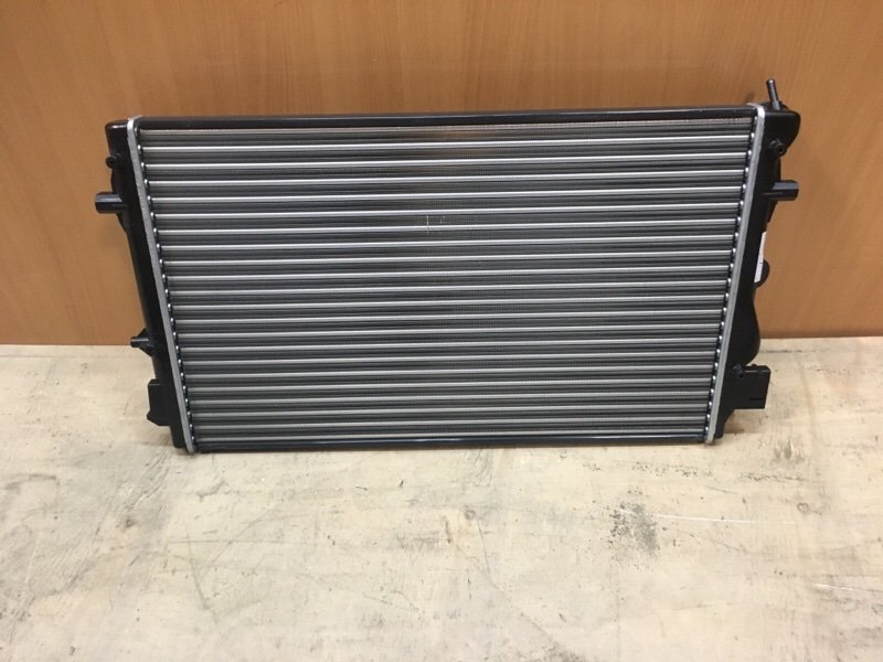 Радиатор охлаждения A1 2010