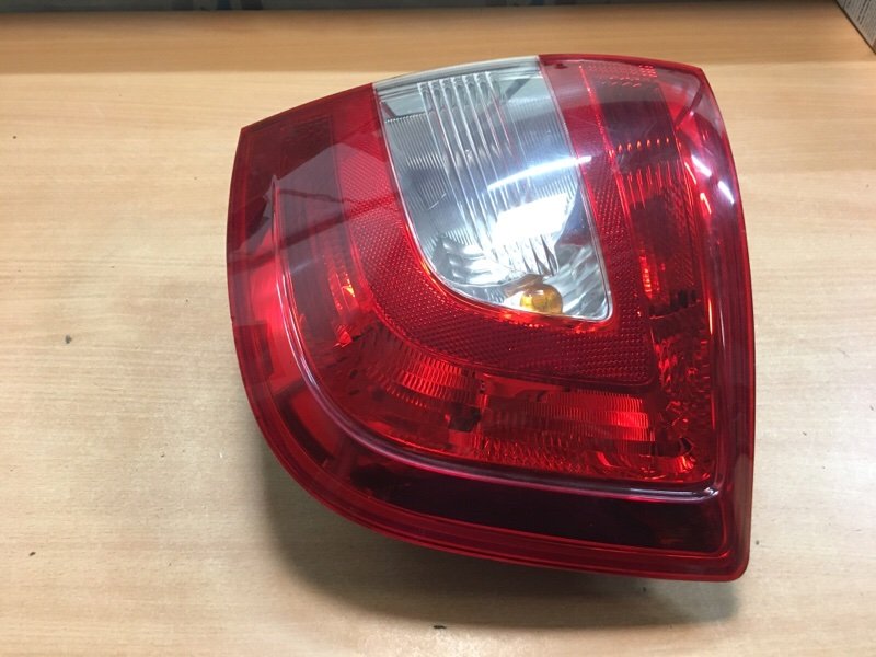 Фонарь задний правый Rapid 2012