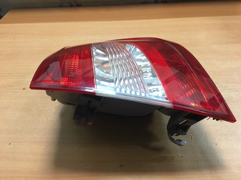 Фонарь задний правый Rapid 2012