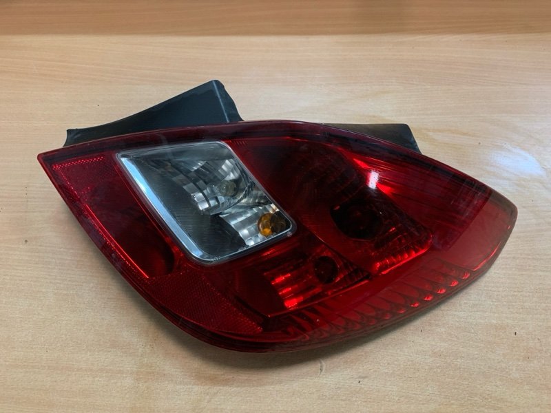 Фонарь задний правый Corsa 2006 D