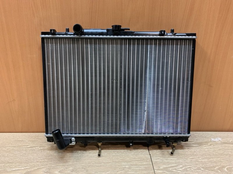 Радиатор охлаждения Mitsubishi Pajero Sport I 1998 248154 новая