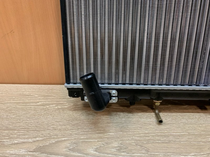 Радиатор охлаждения Pajero Sport I 1998