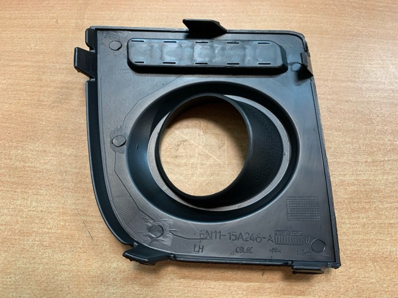 Накладка противотуманной фары передняя левая Fusion 2006