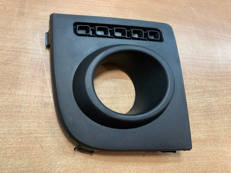 Накладка противотуманной фары передняя правая Ford Fusion 2006 1369324 новая