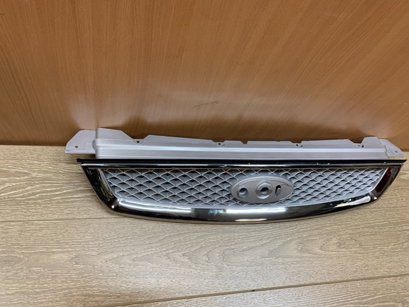 Решетка радиатора Ford Focus