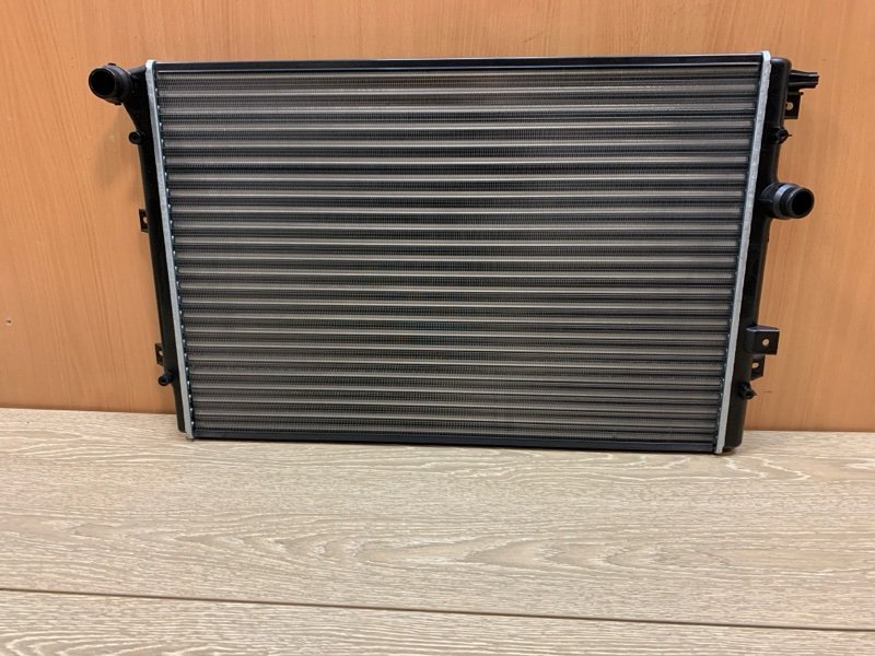 Радиатор охлаждения Volkswagen Tiguan 2 2006 545015 новая