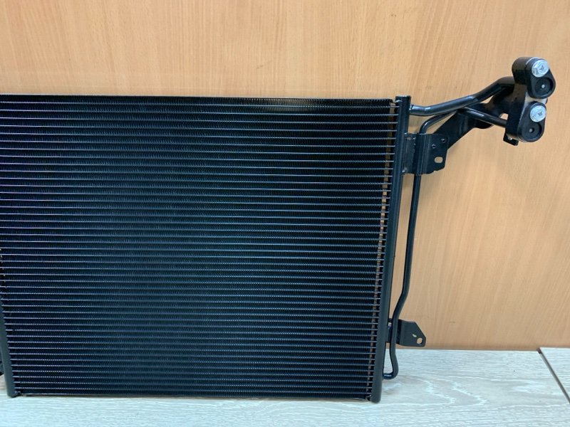 Радиатор кондиционера Volkswagen Tiguan