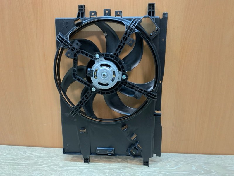 Вентилятор радиатора Opel Corsa D