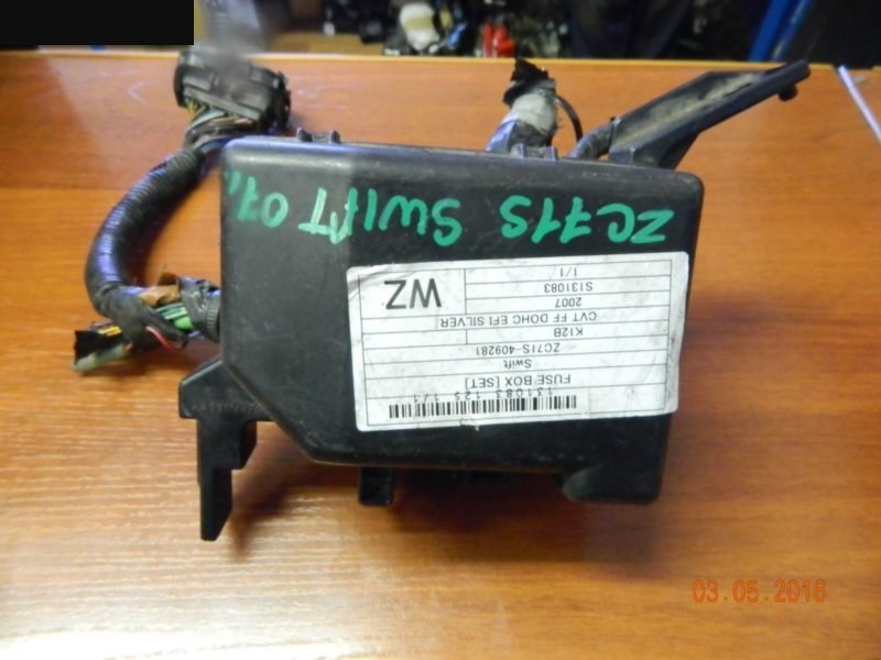 Блок реле и предохранителей Suzuki Swift ZC11S M13A 2004 (б/у)