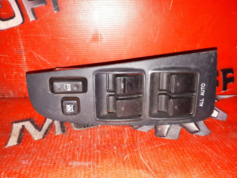 Блок управления стеклоподъемниками Toyota Avensis AZT250 1AZ-FSE 2002 передний правый (б/у)