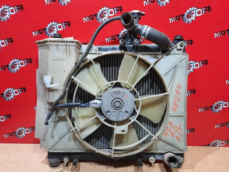 Радиатор двигателя Toyota Funcargo NCP20 2NZ-FE 1999 (б/у)