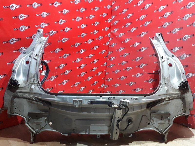 Задняя панель кузова Toyota Aqua NHP10 1NZ-FXE 2011 (б/у)