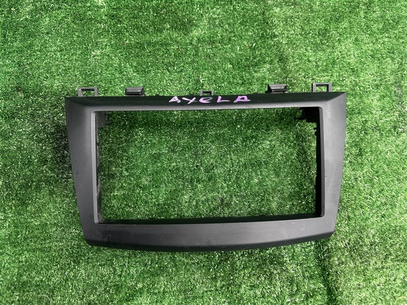 Консоль магнитофона Mazda axela контрактная