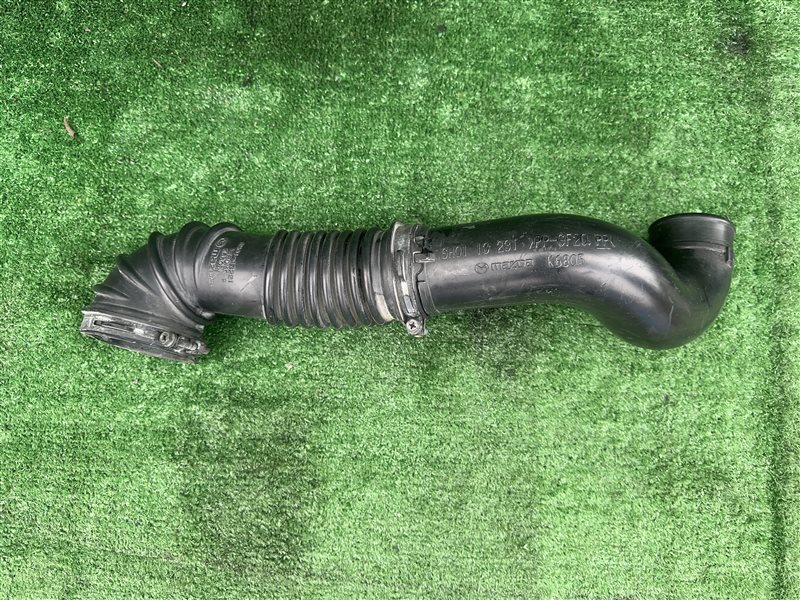 Патрубок воздушного фильтра Mazda cx5 KF sh0113231 контрактная