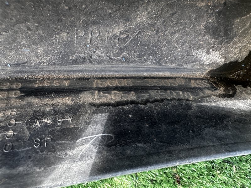 Накладка на крыло задняя левая Toyota Hilux Surf KZN185