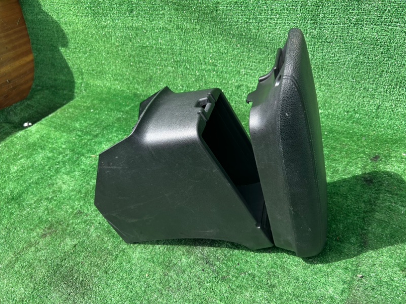 Бардачок между сидений OUTLANDER 2014(5213) GF7W