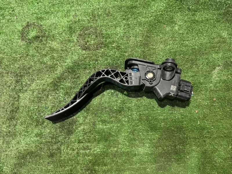 Педаль газа OUTLANDER 2014(5213) GF7W Педаль газа OUTLANDER 2014(5213) GF7W