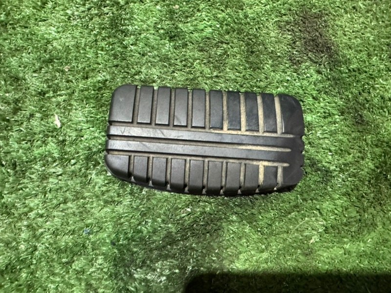 Накладка на педаль Mitsubishi OUTLANDER 2014(5213) GF7W контрактная