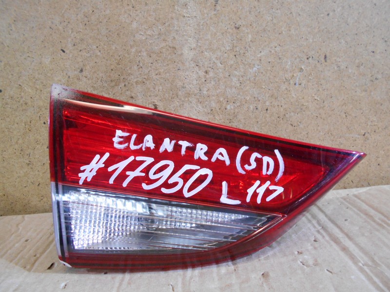 Фонарь левый - вставка в дверь / крышку багажника Hyundai Elantra (2011-2016)