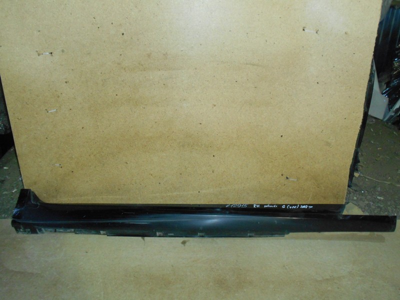 Накладка порога кузова - наружная облицовка Infiniti G-Series (2006-2014) правая