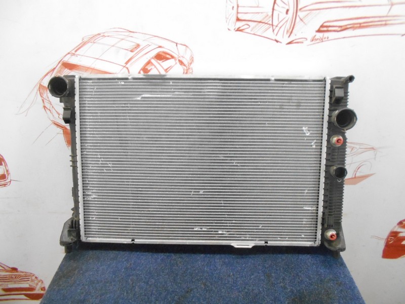 Радиатор охлаждения двигателя Mercedes C-Klasse (W204) 2007-2015
