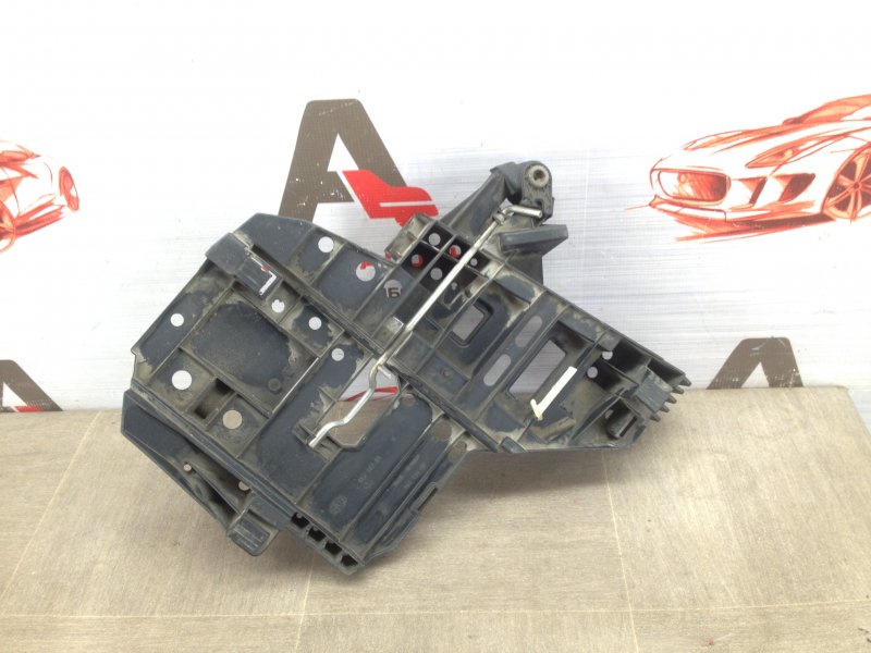 Кронштейн фары Porsche Cayenne (2003-2010) 2007 правый