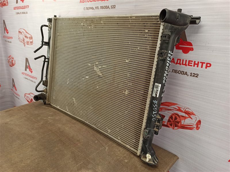 радиатор элантра 1014. радиатор охлаждения двигателя на хендай солярис 2011 ба. радиаторы охлаждения двигателя hyundai. радиатор охлаждения санта фе классик 2. радиатор системы охлаждения хендай солярис 2012.