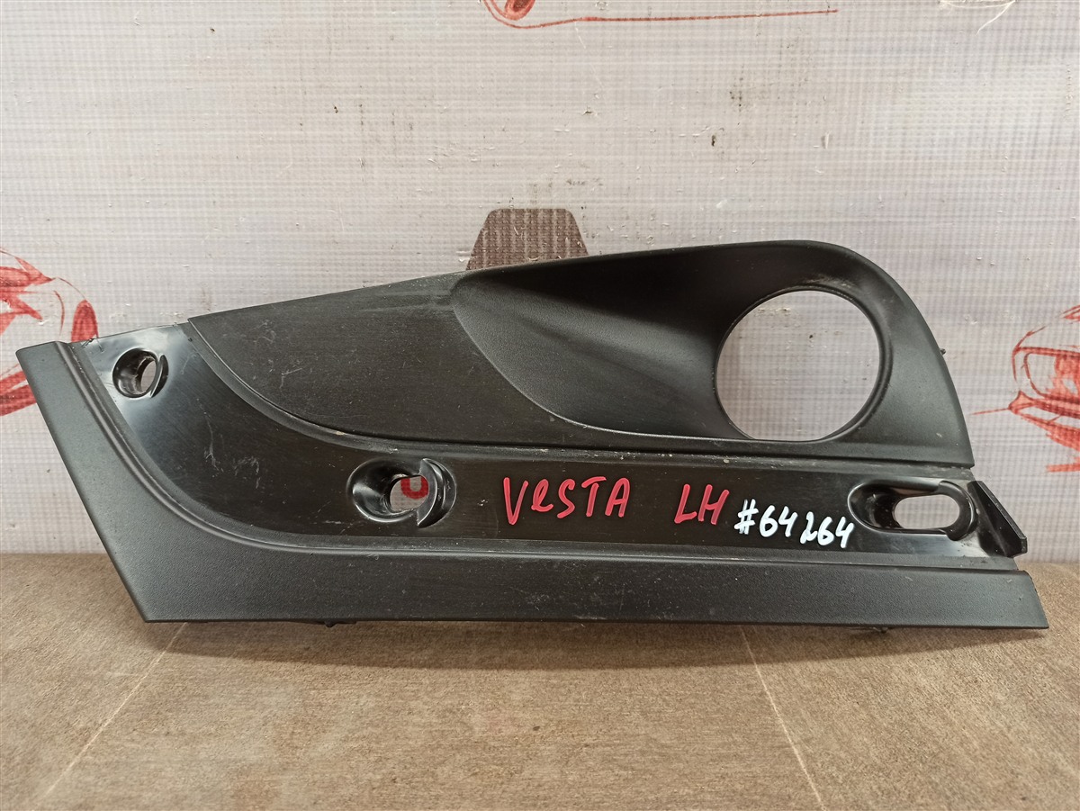 Накладка противотуманной фары / ходового огня Lada Vesta левая