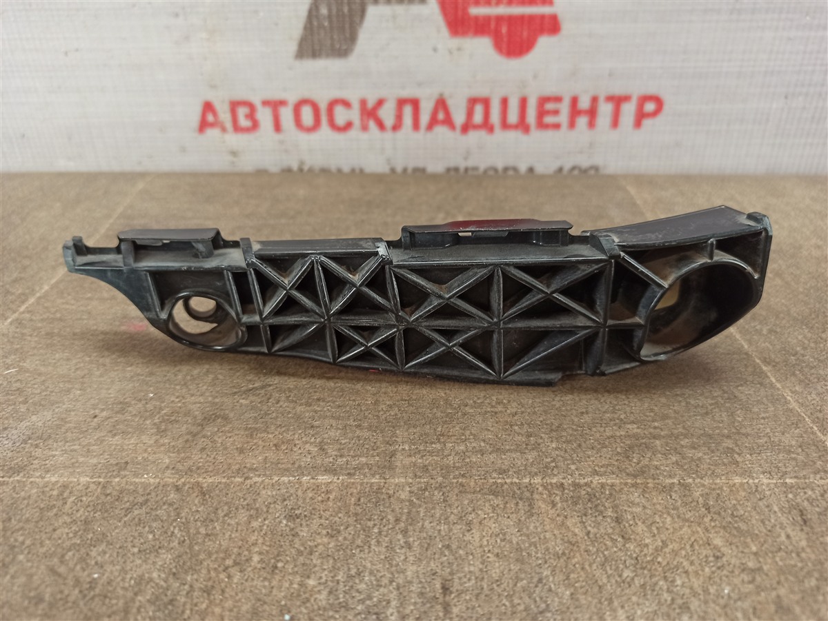 Кронштейн бампера переднего боковой Toyota Rav-4 (Xa30) 2005-2013 2005 левый