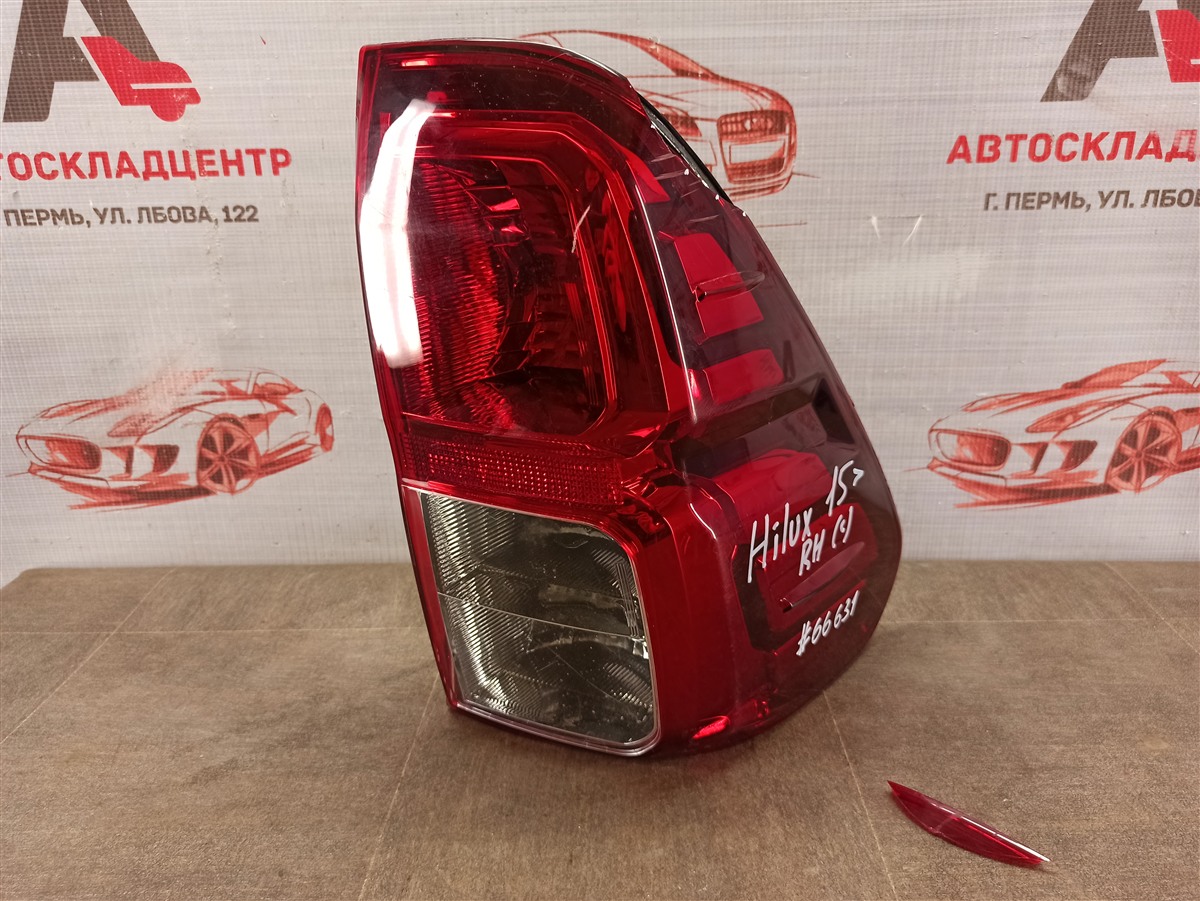 Фонарь правый Toyota Hilux (2015-Н.в.)