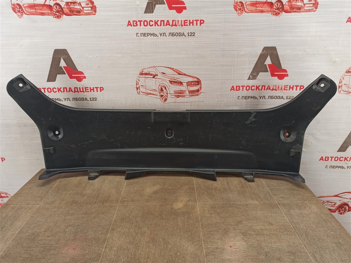 Обшивка багажника - панель задка Toyota Camry (Xv50) 2011-2017
