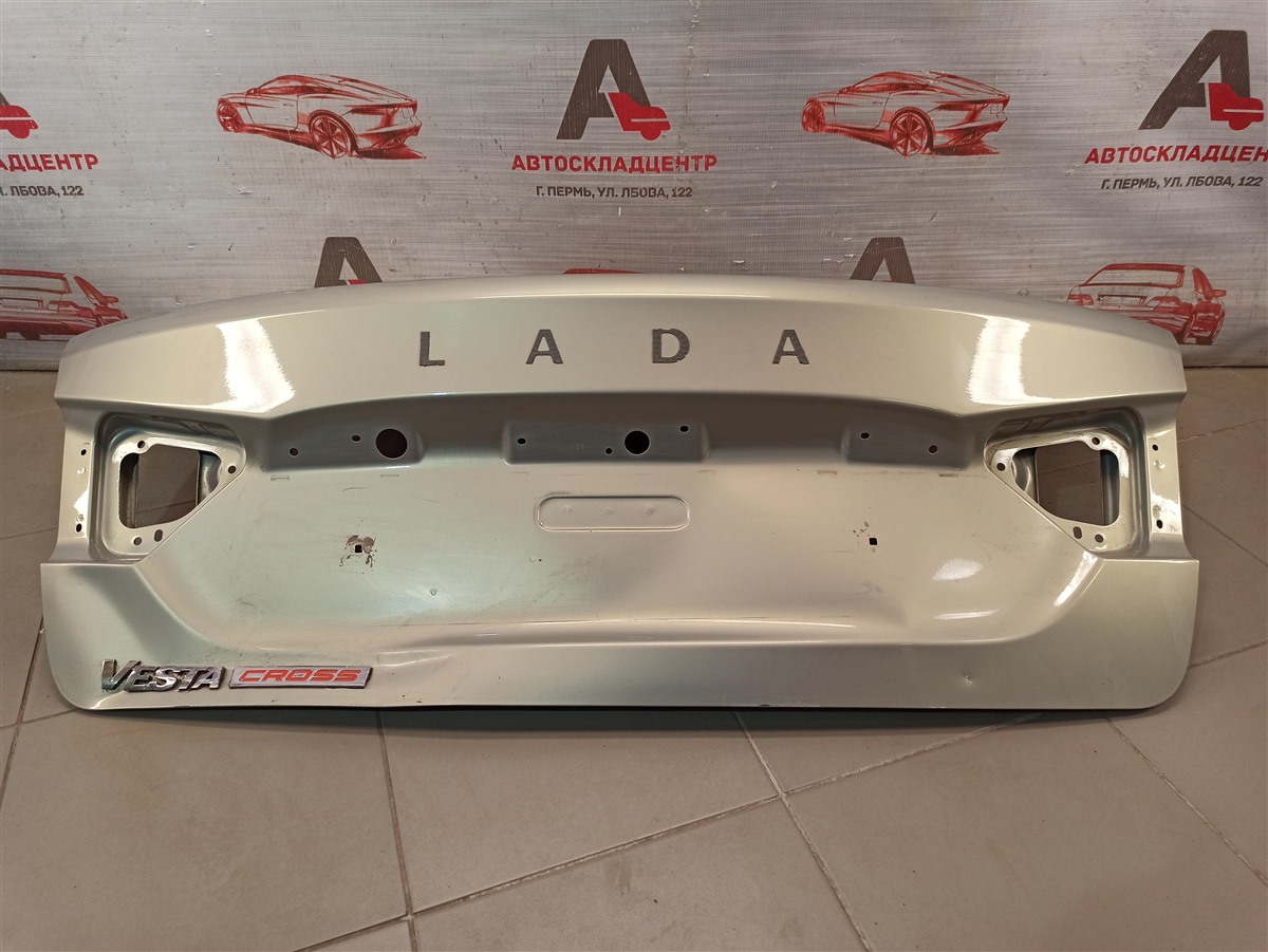 Крышка багажника Lada Vesta Крышка багажника Lada Vesta