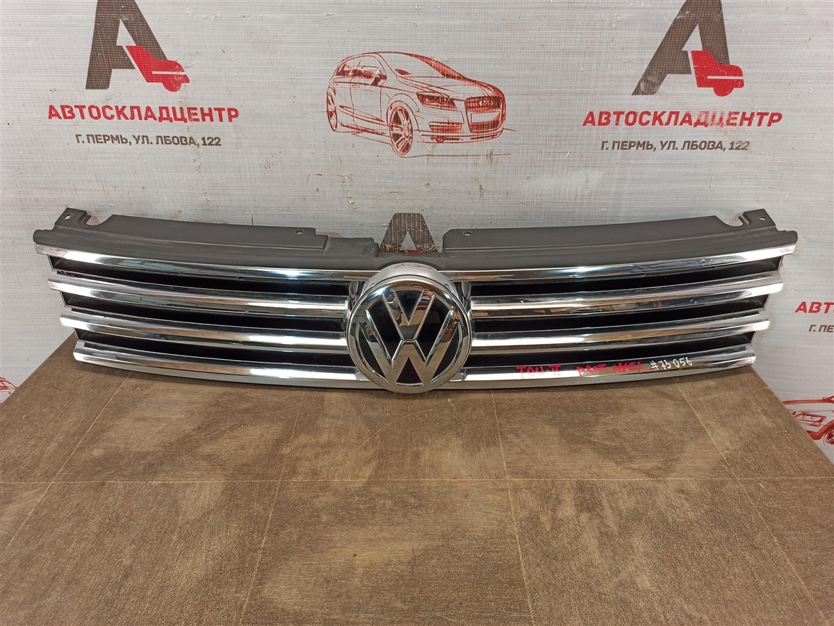 Решетка радиатора Volkswagen Touareg (2010 - 2018) 2014