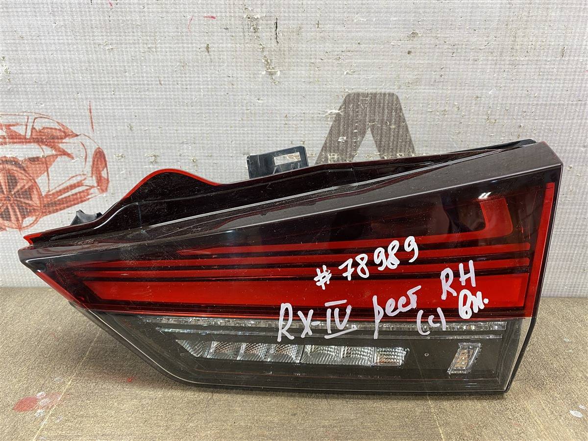 Фонарь правый - вставка в дверь / крышку багажника Lexus Rx -Series 2015-Н.в. 2019