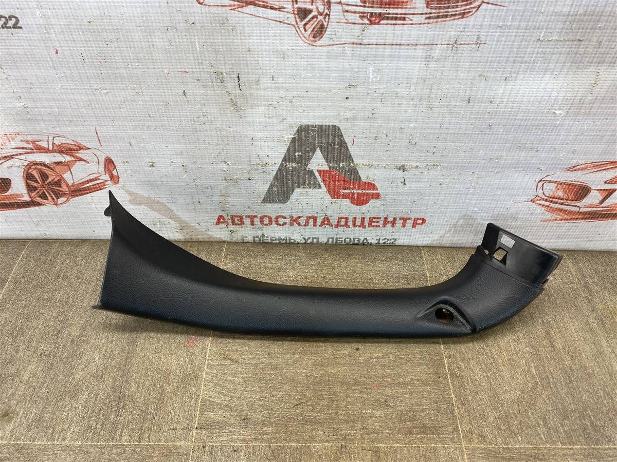 Обшивка двери багажника Subaru Legacy (B14) 2009-2015 левая