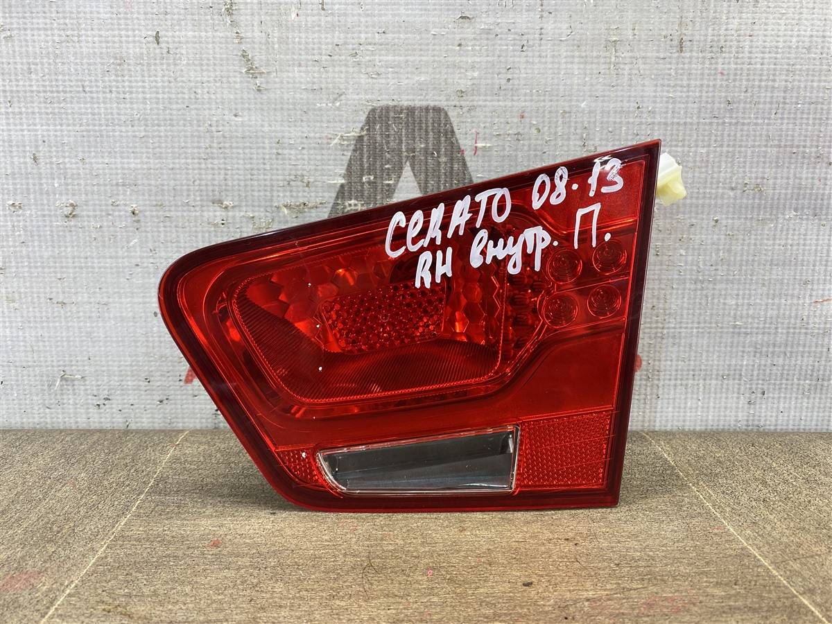 Фонарь правый - вставка в дверь / крышку багажника Kia Cerato (2008-2013)