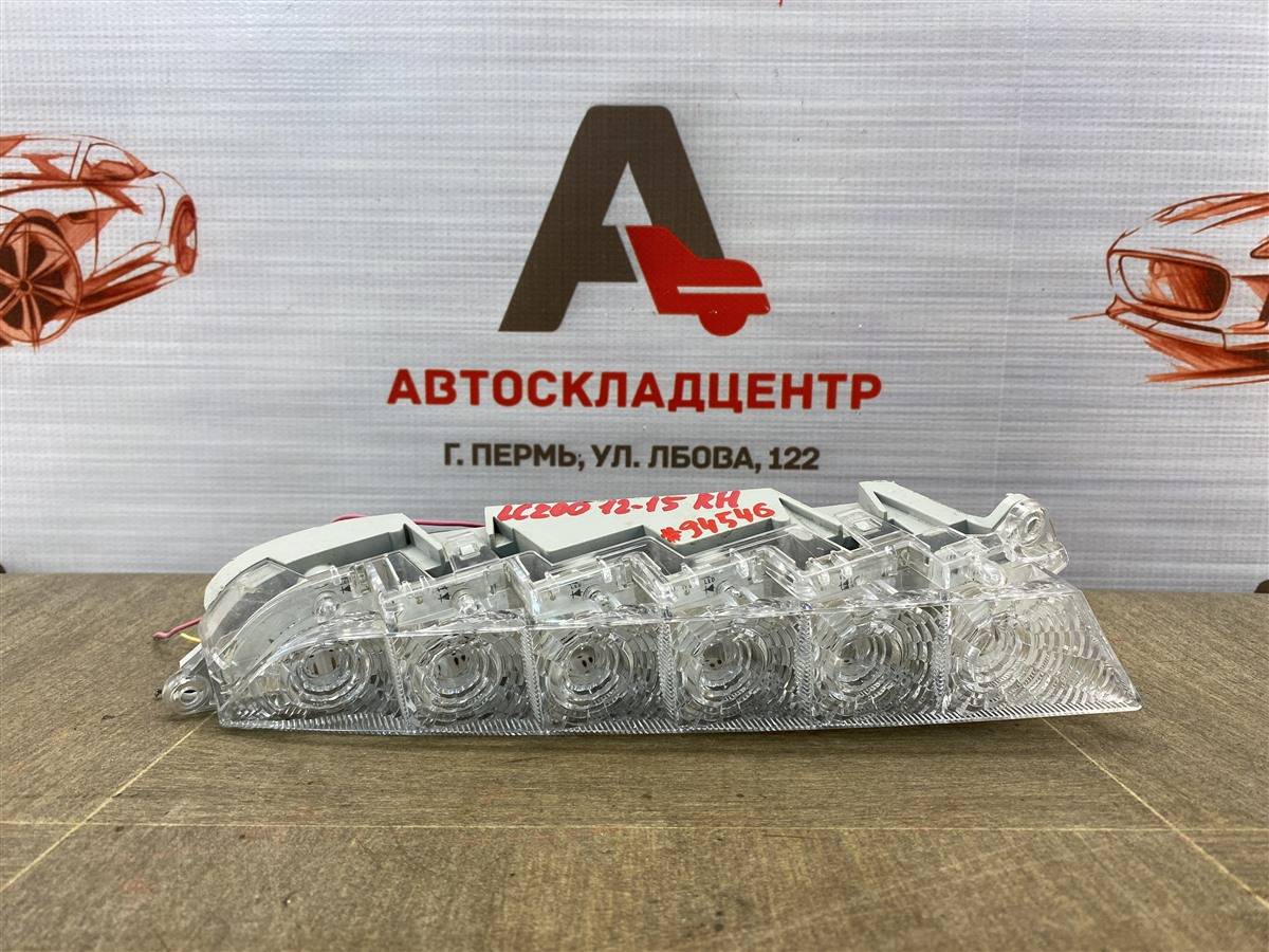 Фара - компоненты / запчасти Toyota Land Cruiser 200 (2007-Н.в.) 2011 правая