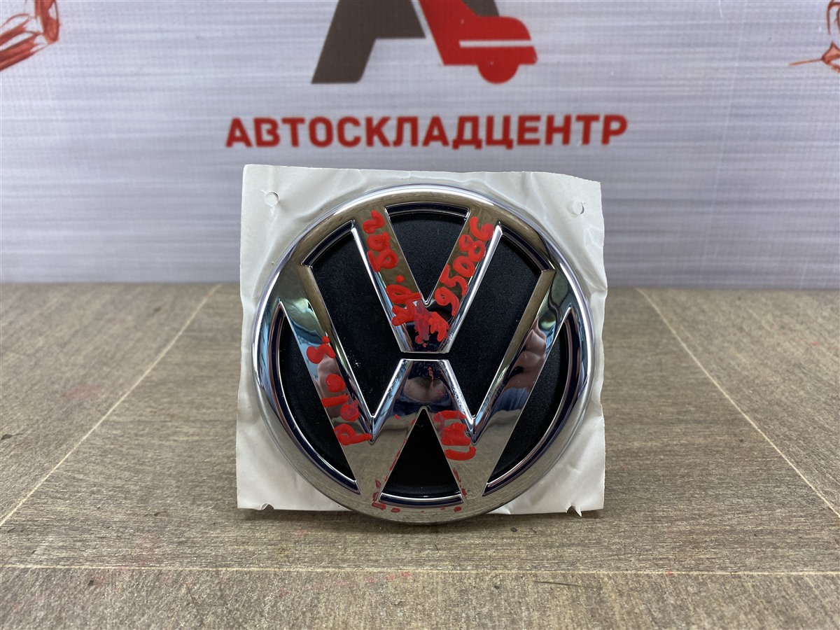 Эмблема (значок) Volkswagen Polo (Mk5) Седан 2010-2020 задняя