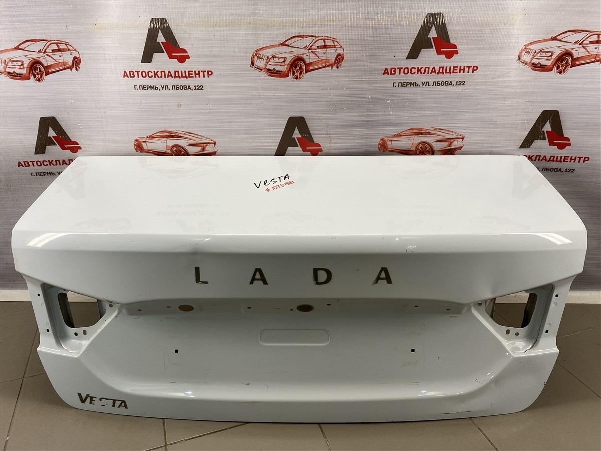 Крышка багажника Lada Vesta